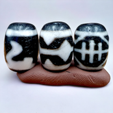 N#1012 Himalayan Indo Tibetan rare Patterns Dzi Amulet Bead Lot 3 Beads