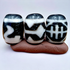 N#1012 Himalayan Indo Tibetan rare Patterns Dzi Amulet Bead Lot 3 Beads