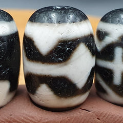 N#1012 Himalayan Indo Tibetan rare Patterns Dzi Amulet Bead Lot 3 Beads