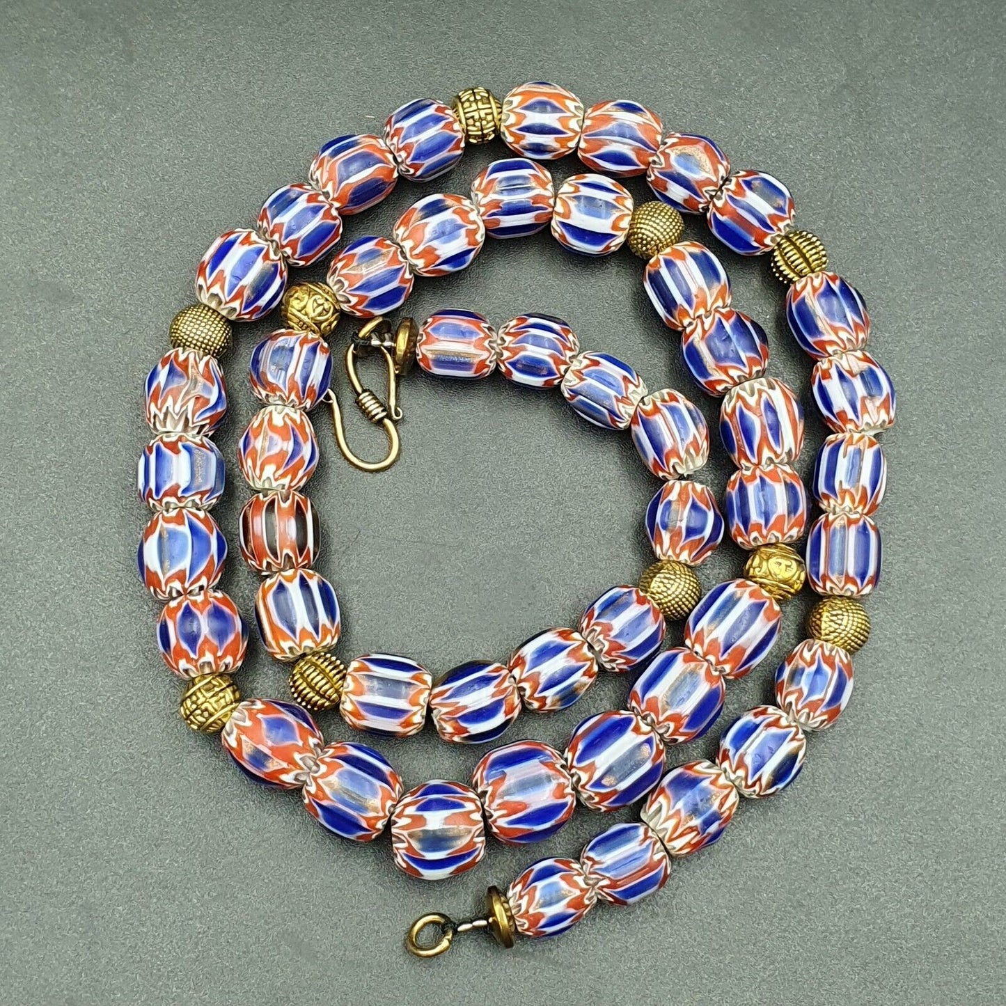 復古威尼斯風格珠子舊藍色玻璃 V 形珠長串項鍊