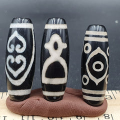 N#341 Himalayan Indo Tibetan rare Patterns Eyes Dzi Amulet Bead Lot 3 Beads