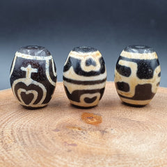 N#312 Himalayan Indo Tibetan rare Patterns Dzi Amulet Bead Lot 3 Beads