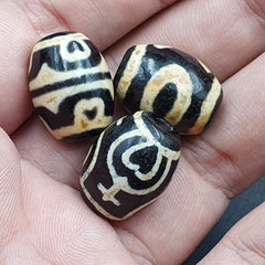 N#312 Himalayan Indo Tibetan rare Patterns Dzi Amulet Bead Lot 3 Beads