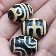N#312 Himalayan Indo Tibetan rare Patterns Dzi Amulet Bead Lot 3 Beads