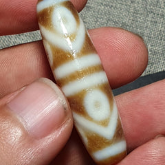 Himalayan Tibetan Agate Dzi ZIG ZAG pattern 8 Eyes Spiritual Amulet Mala Bead