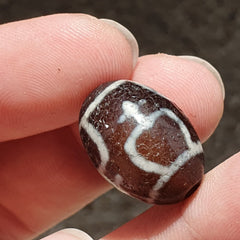 BD 25 HIMALAYAN Indo Tibetan Heart eyes pattern Agate bead