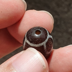 BD 25 HIMALAYAN Indo Tibetan Heart eyes pattern Agate bead