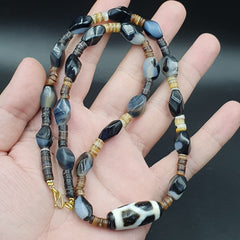 Nc 33 Antique Old Himalayan Indo Tibetan Agate Beads Unique pattern Dzi Necklace