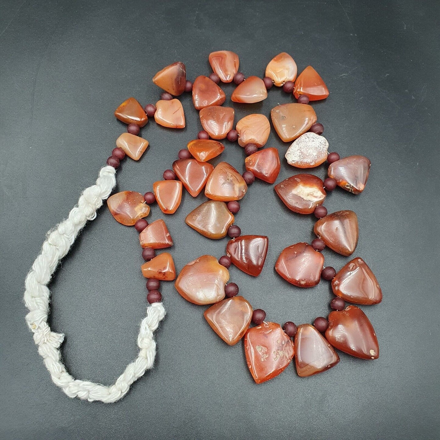 古董 33 顆瑪瑙吊墜非洲紅玉髓珠護身符吊墜項鍊