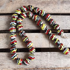 Stunning vintage Glass beads Veneraano Pattern glass beads Necklaces