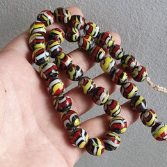 Stunning vintage Glass beads Veneraano Pattern glass beads Necklaces