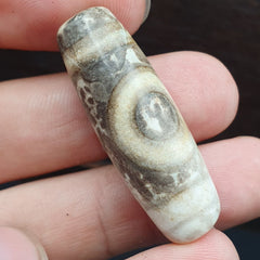 Vintage Old Indo Tibetan Agate One Eye stone Dzi Bead Amulet
