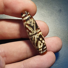 Rare Pattern HIMALAYAN Nepalese Tibetan South East Asian Etched Agate bead