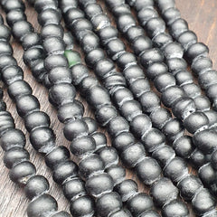 Vintage BEAUTIFUL OLD AFRICAN Black GLASS TRADE ANTIQUE BEADs Strand 7-8mm