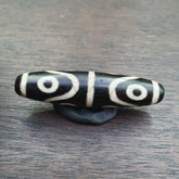 OLD Agate Himalayan Tibetan Agate 8 Eyes Agate stone Dzi Bead Amulet