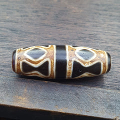 POWERFUL! Vintage Tharu Tibet Very Rare Tibetan Dzi Bead Amulet Dzi