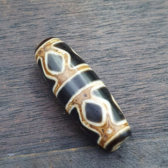 POWERFUL! Vintage Tharu Tibet Very Rare Tibetan Dzi Bead Amulet Dzi
