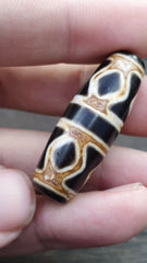 POWERFUL! Vintage Tharu Tibet Very Rare Tibetan Dzi Bead Amulet Dzi
