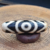 Vintage Old Tibetan 3 eyes in eye Dzi Bead Amulet
