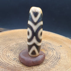 Vintage Old Tibetan 3 eyes in eye Dzi Bead Amulet