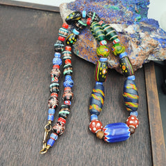 Vintage Venetian Style Chevron Feather Skunk Mix Glass Beads Necklace MX-24