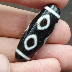 Old Indo Tibetan Agate 3 Diamond Eyes lines Agate stone Dzi Bead Amulet