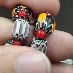 YCH-10 Venetian Style Chevron and White Heart Venetian Feather Beads Necklace