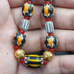 YCH-10 Venetian Style Chevron and White Heart Venetian Feather Beads Necklace