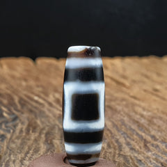 Vintage Old Tibetan 2 eyes in eye Dzi Bead Amulet Sqaure and circle Eye