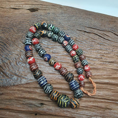 Vintage Feather Pattern Glass: Exquisite Beaded GLASS Art BEADS Necklace