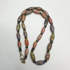 Vintage Feathered Glass: Exquisite Beaded Art 17x9.5MM GLASS BEADS Necklace