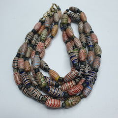 Vintage Feathered Glass: Exquisite Beaded Art 17x9.5MM GLASS BEADS Necklace