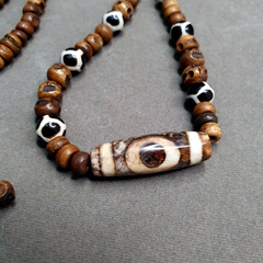 Tibetan Eyes Agate Dzi Bead Amulet with carving beads Necklace