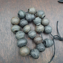 Lot 20 Antique Carving Decorated Stone Beads Lot From Swat Valley 18-15mm