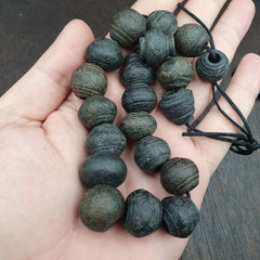 Lot 20 Antique Carving Decorated Stone Beads Lot From Swat Valley 18-15mm