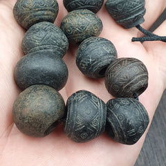 Lot 20 Antique Carving Decorated Stone Beads Lot From Swat Valley 18-15mm