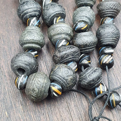 Lot 20 Antique Carving Decorated Stone Beads Strand From Swat Valley 14-16mm