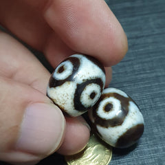 Lot 2 Beads Indo Tibetan 3 eyes Pattern Agate Dzi Amulet Beads