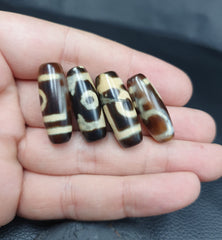 Lot 4 Beads Indo Tibetan Beautiful Pattern Agate Dzi Amulet Beads