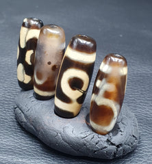 Lot 4 Beads Indo Tibetan Beautiful Pattern Agate Dzi Amulet Beads