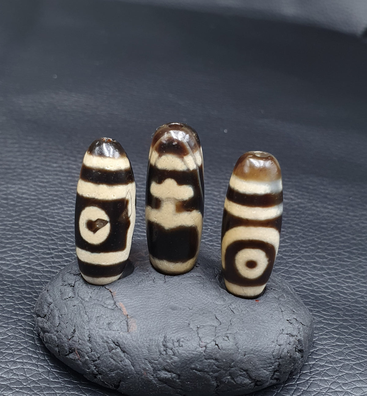 Himalayan Indo Tibetan Eyes Pattern Agate Dzi Amulet Bead lot 3 beads LB3