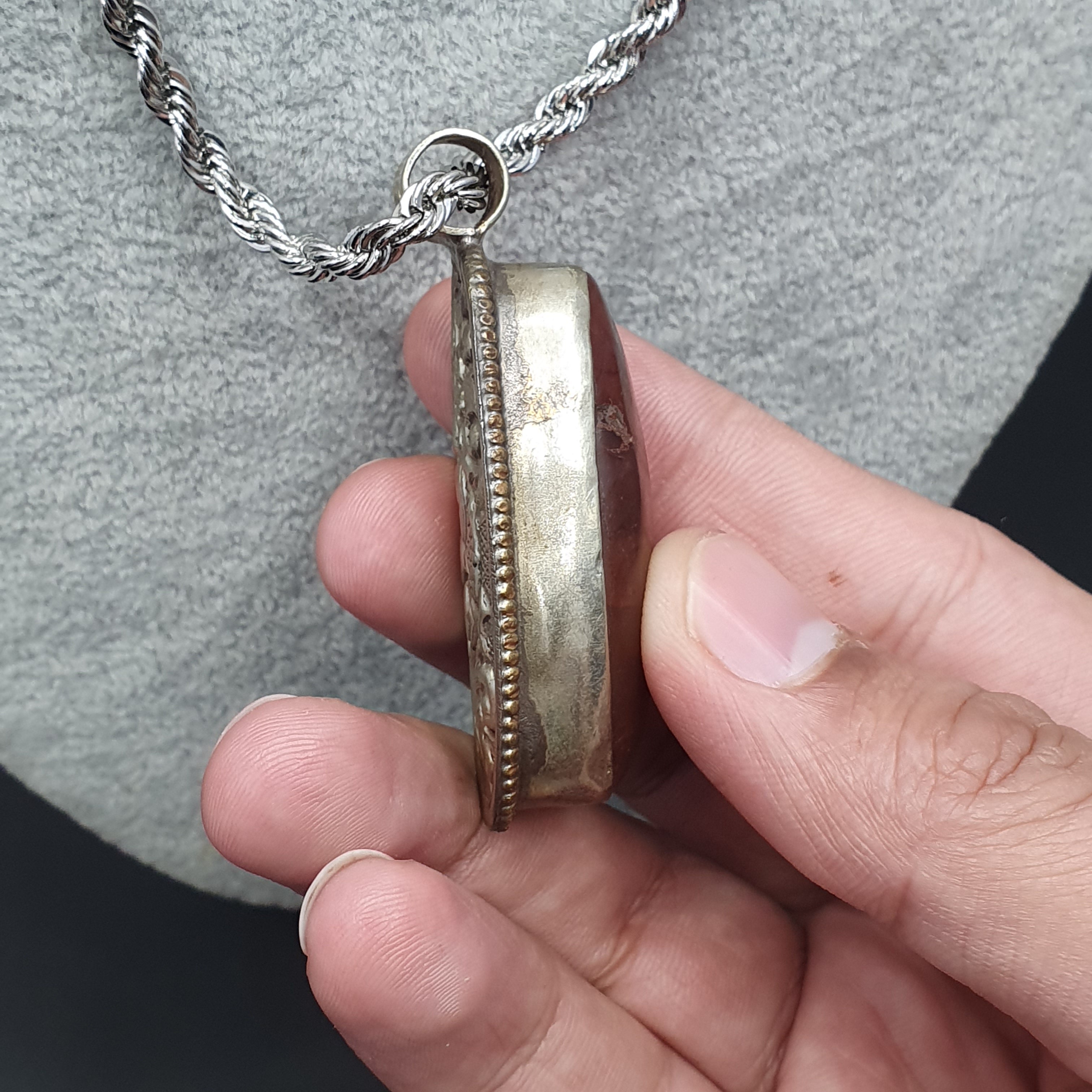 Vintage Tibetan Nepalese Red Carnelian Agate Pendant Necklace