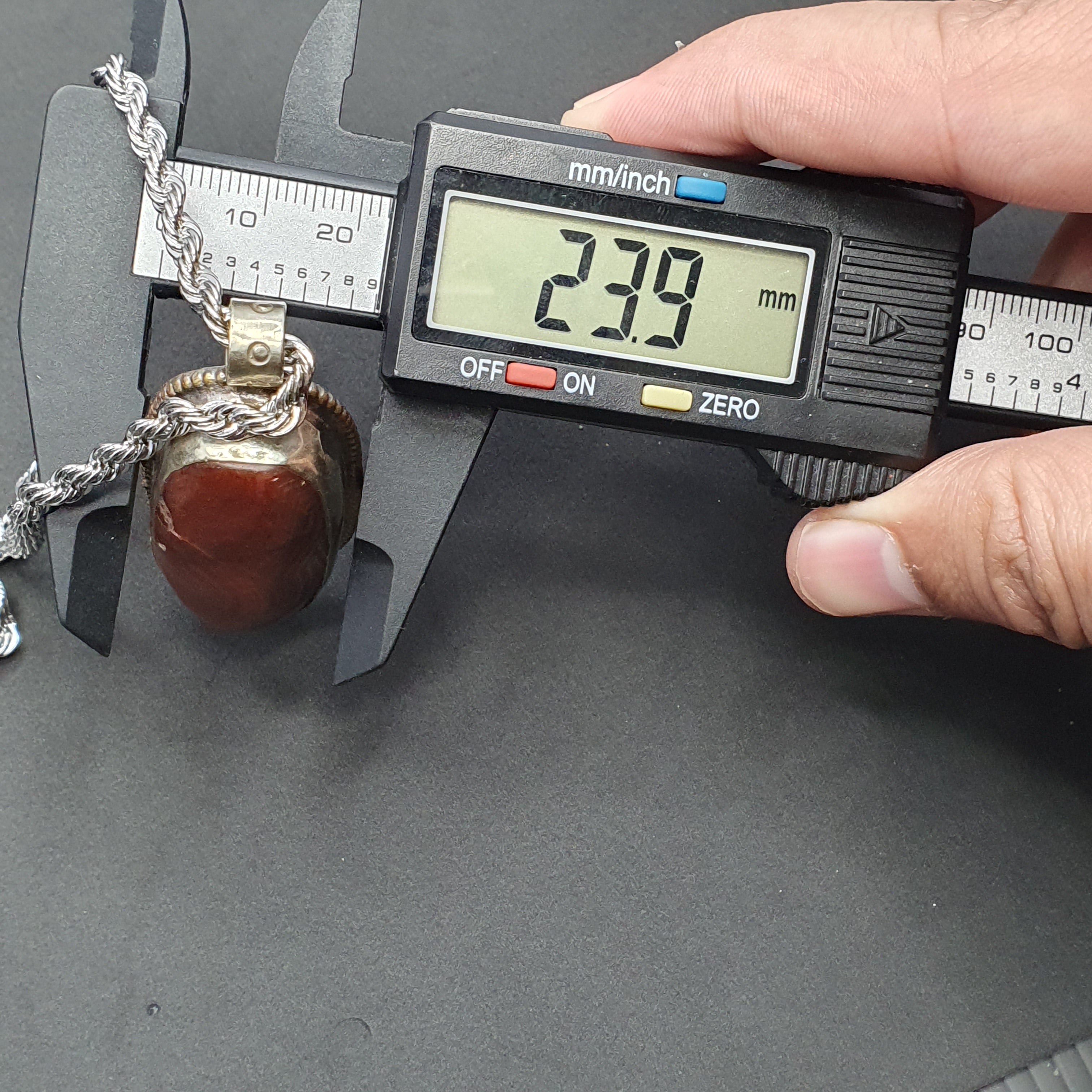 Vintage Tibetan Nepalese Red Carnelian Agate Pendant Necklace