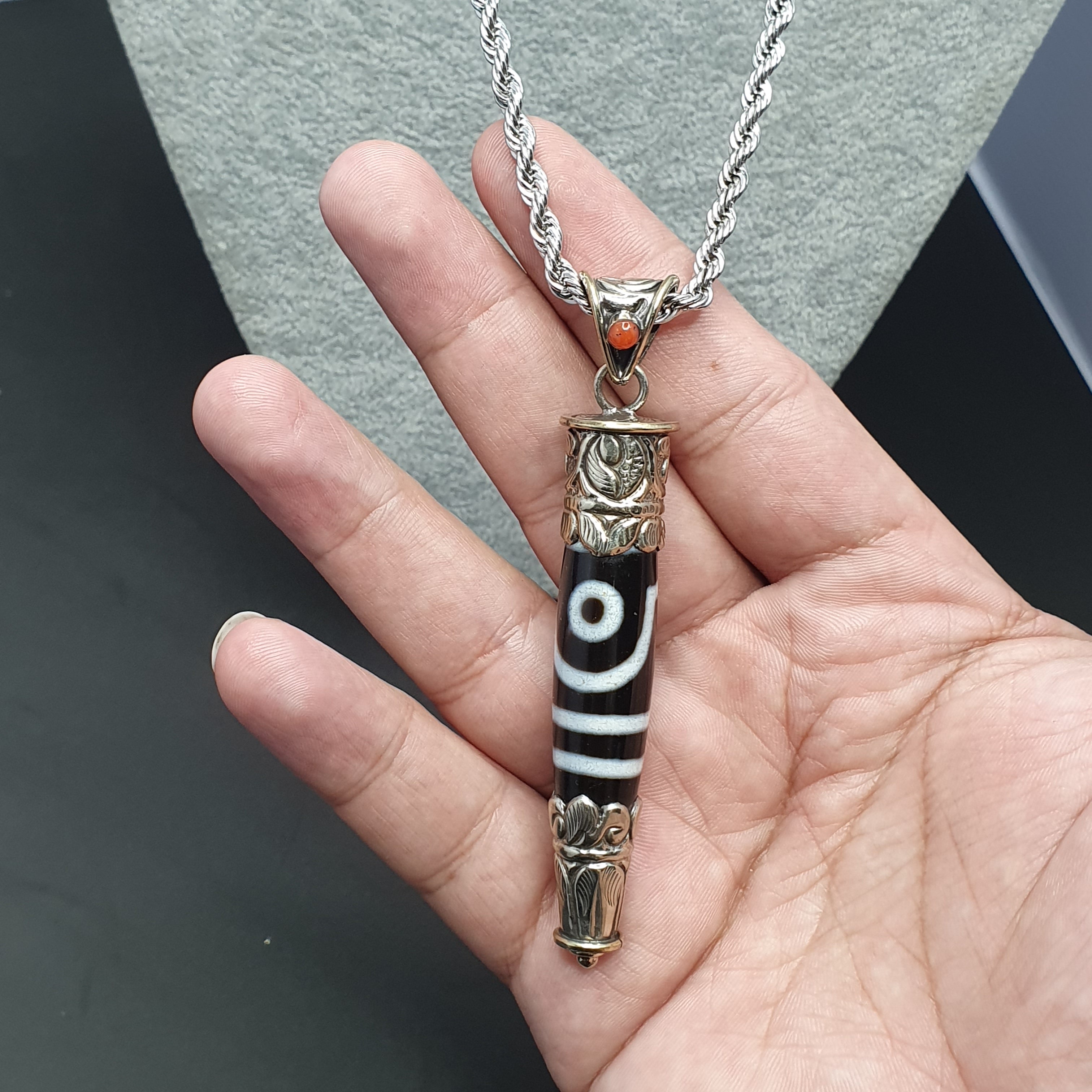 Vintage Tibetan Nepalese 2 Eyes Agate & Brass Pendant Necklace