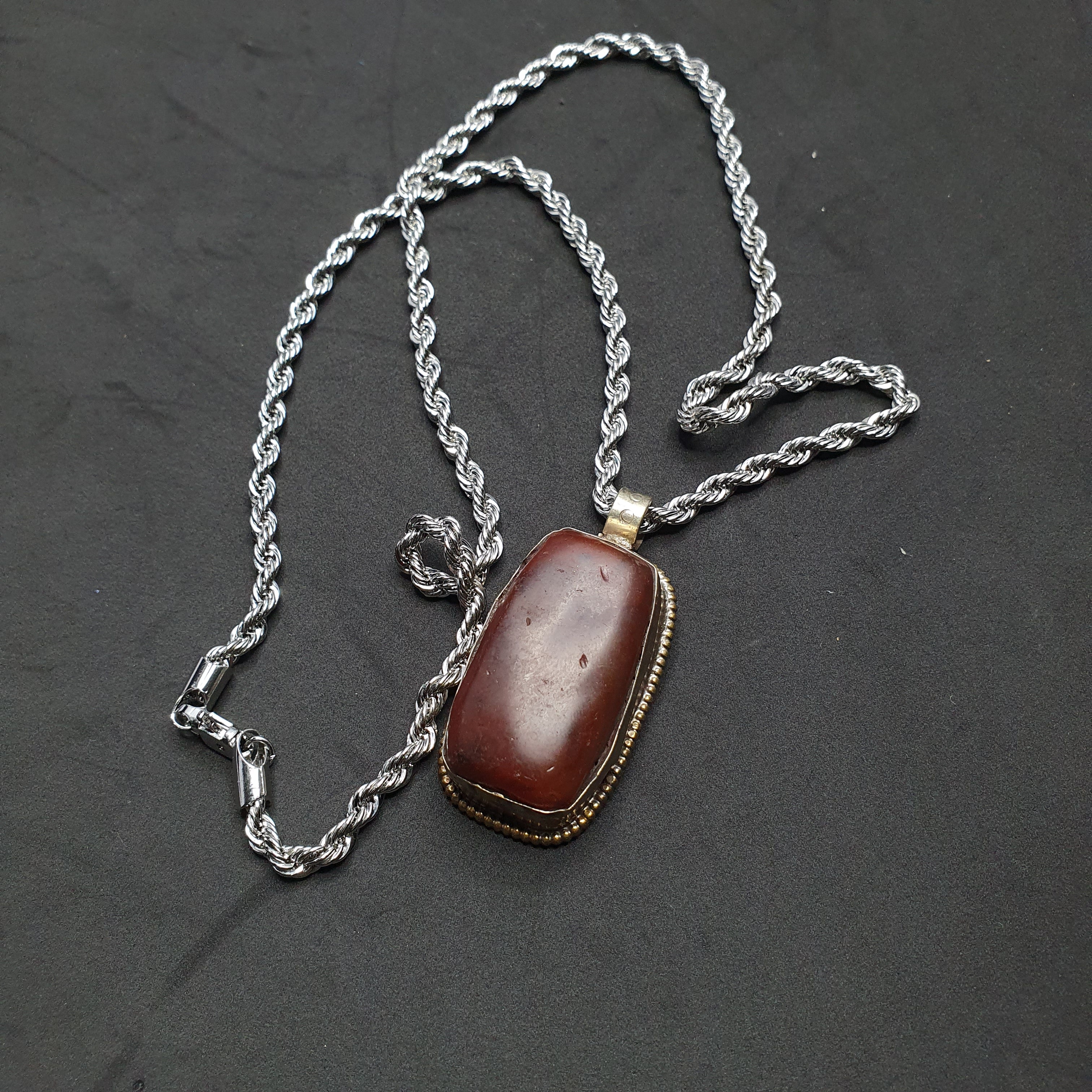 Vintage Nepalese Tibetan Red Carnelian Agate Pendant Necklace