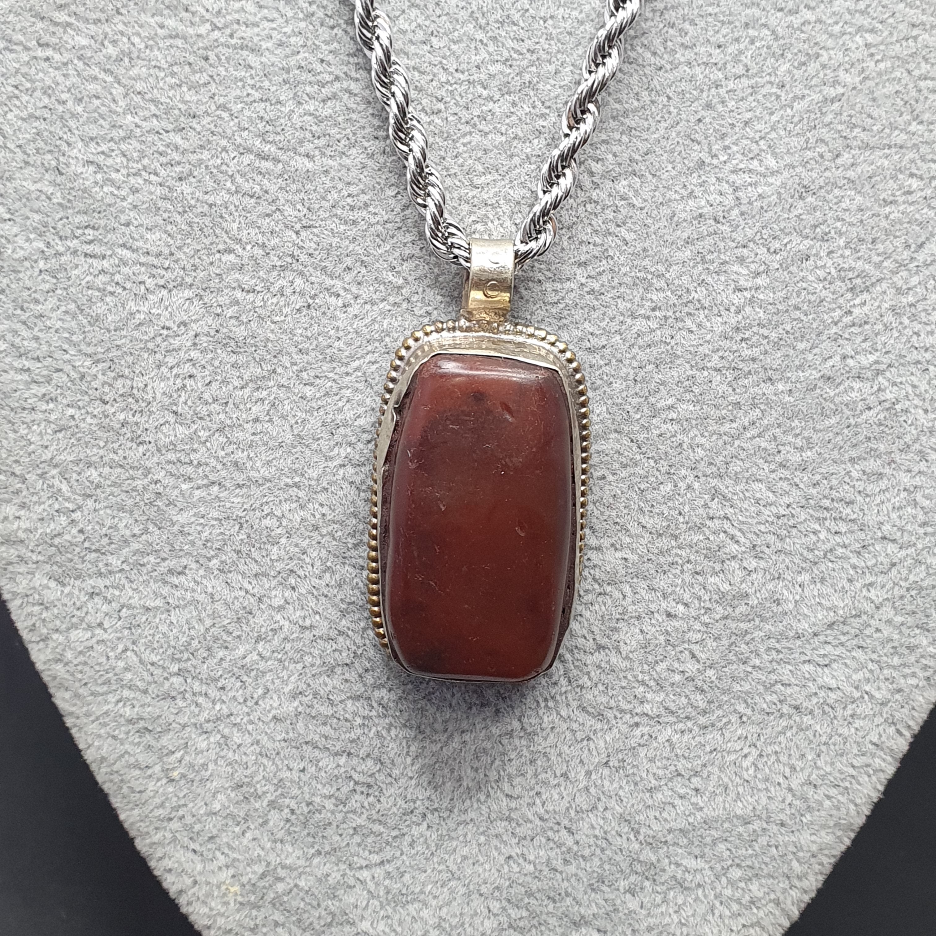 Vintage Nepalese Tibetan Red Carnelian Agate Pendant Necklace