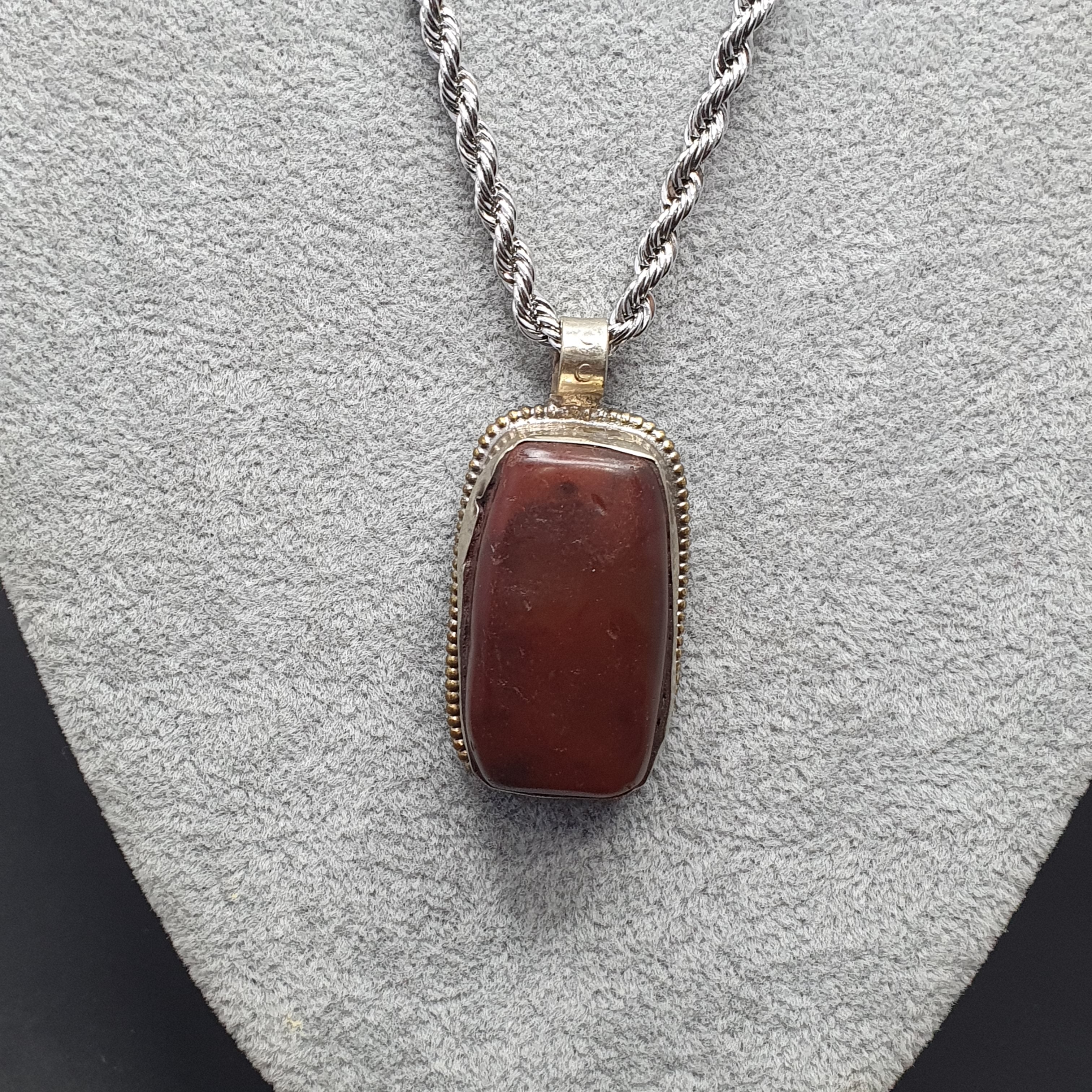 Vintage Nepalese Tibetan Red Carnelian Agate Pendant Necklace