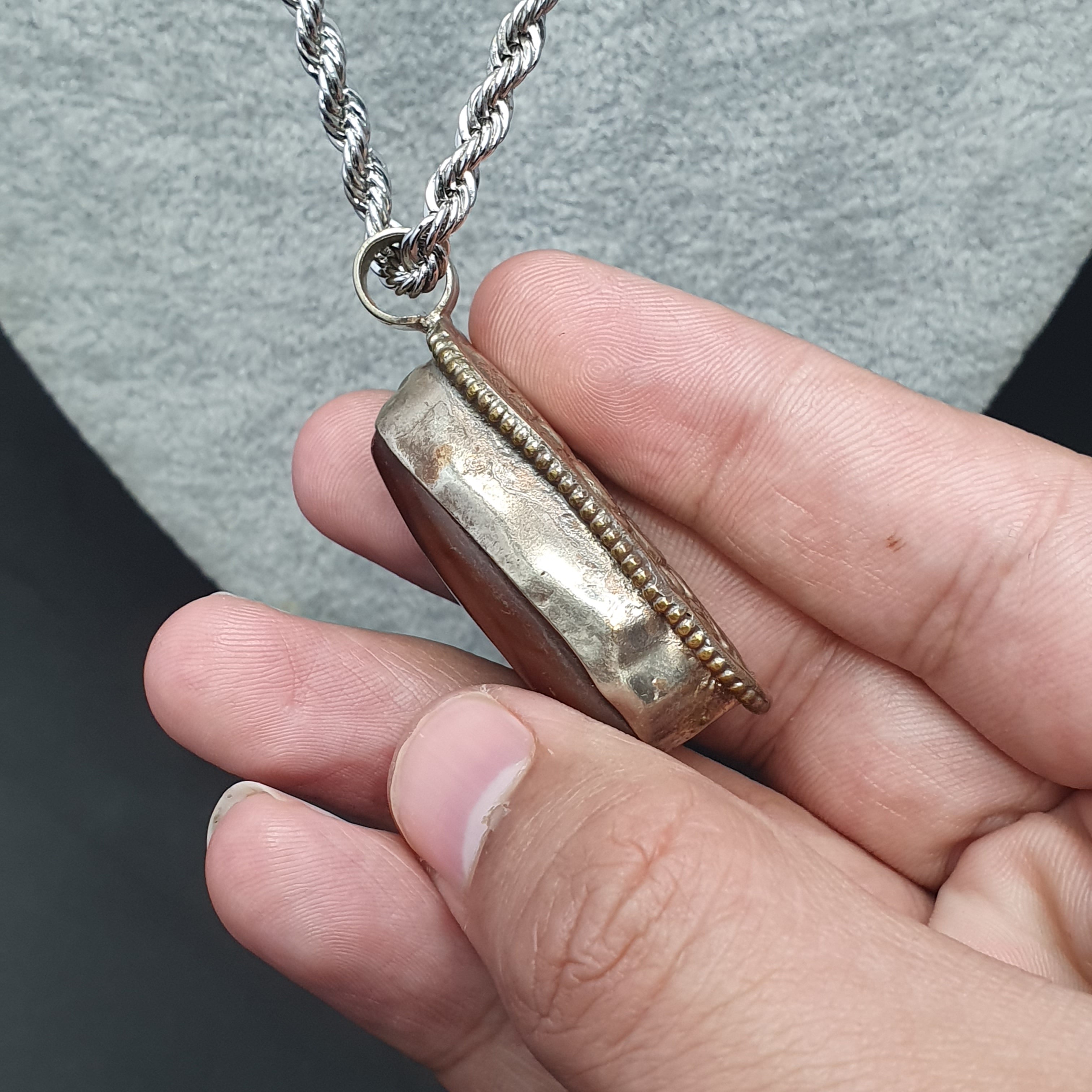 Vintage Nepalese Tibetan Red Carnelian Agate Pendant Necklace