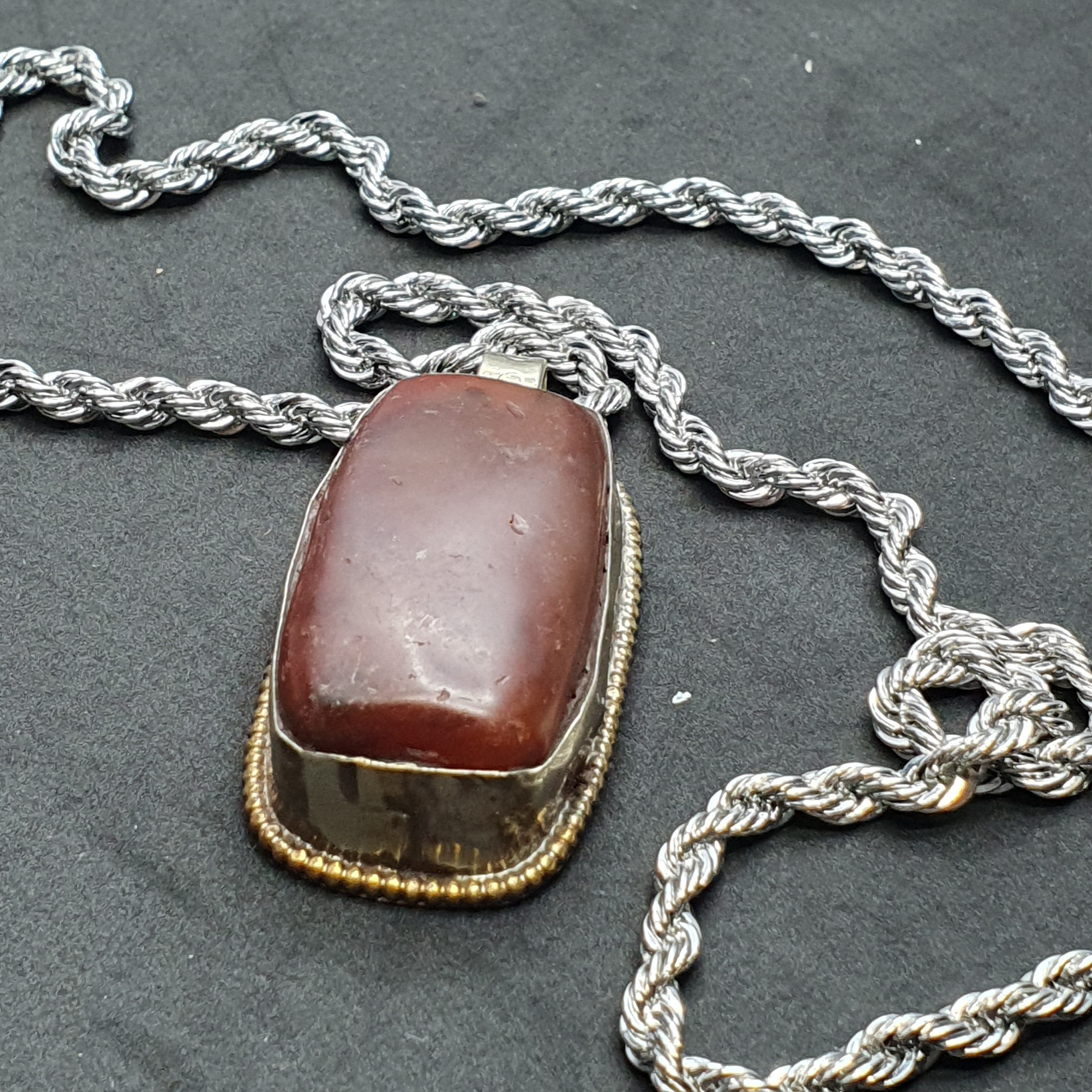 Vintage Nepalese Tibetan Red Carnelian Agate Pendant Necklace