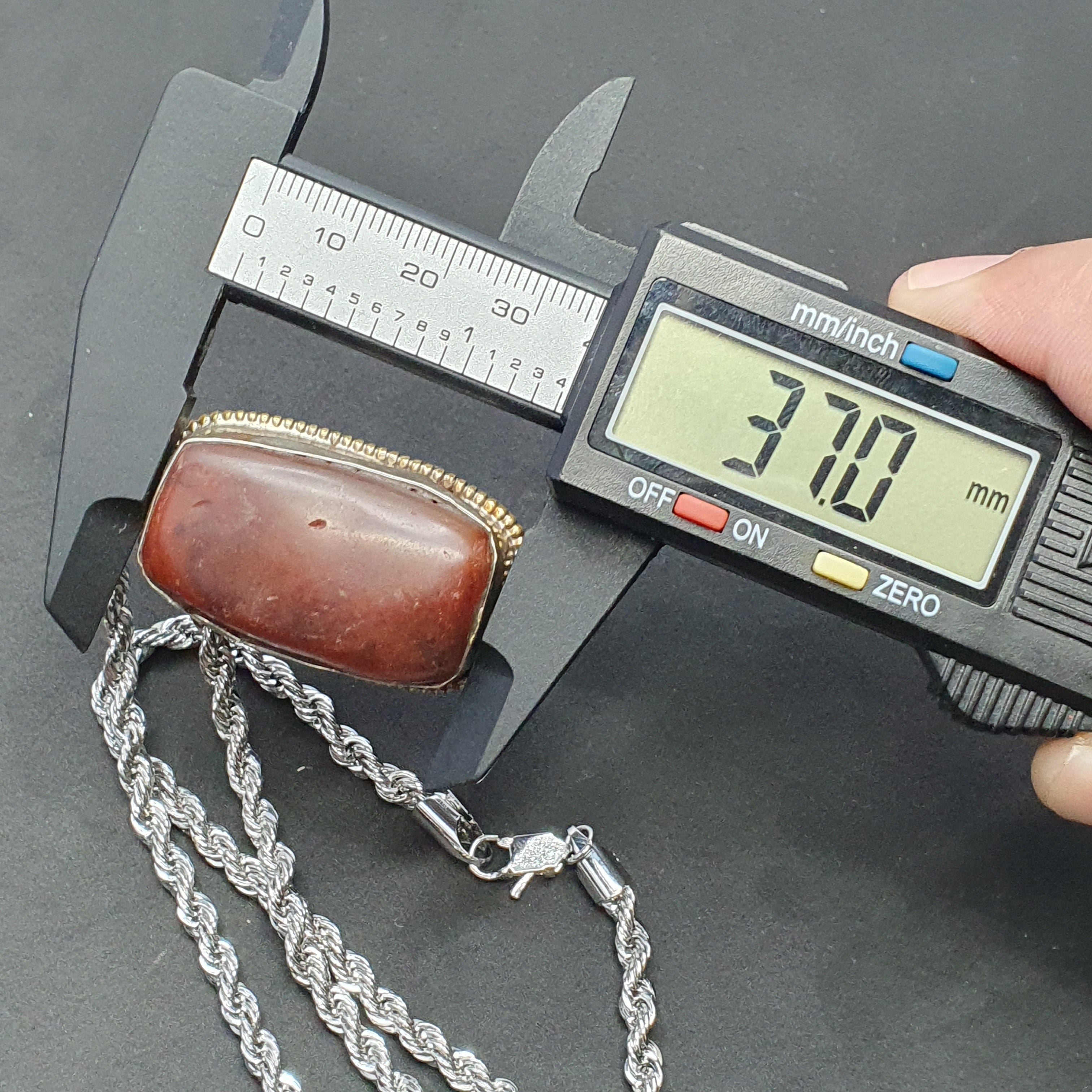 Vintage Nepalese Tibetan Red Carnelian Agate Pendant Necklace